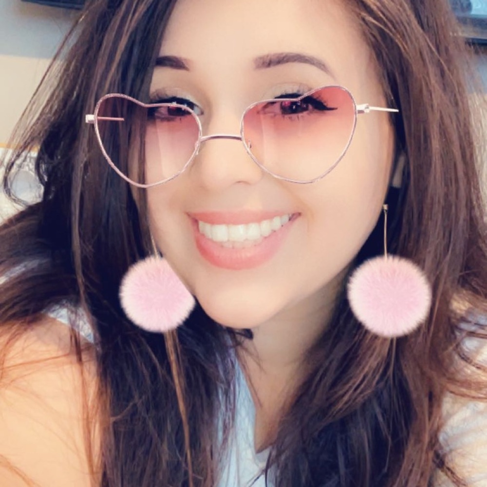 Meet your Posher, Alyia